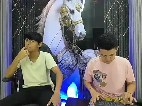 Benjamin_Alam live cam on StripChat