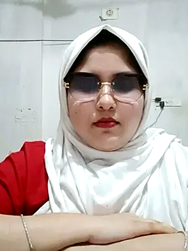 Nusrat-N live cam on StripChat