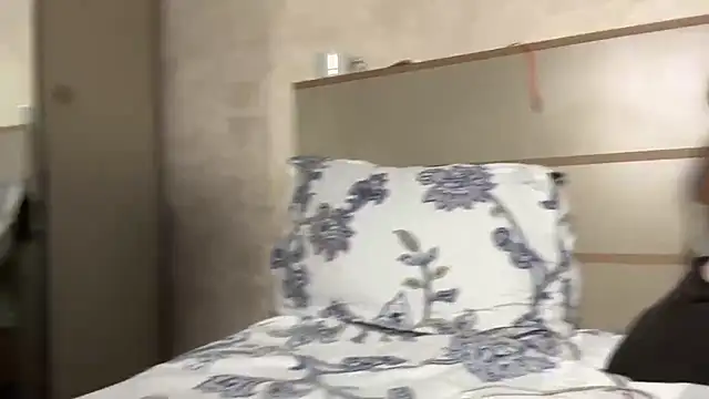 AlexaGudz webcam