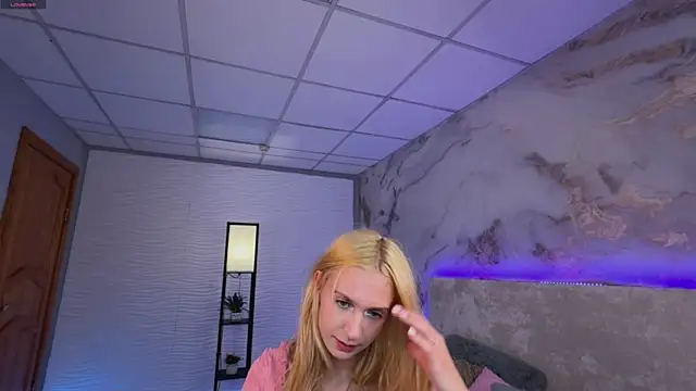 SerenaCrystall live sex cam