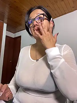 SWEETLILY18 webcam
