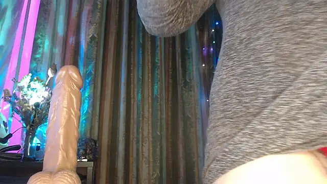 amorelara live cam on StripChat