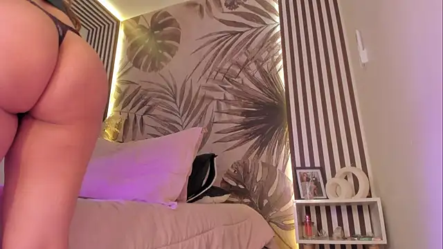 Samaantha-White live cam on StripChat