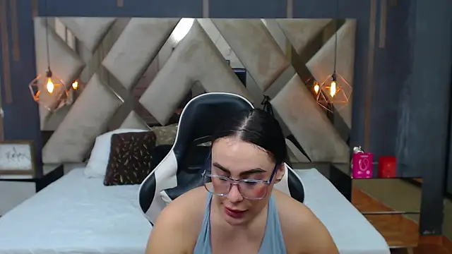 MartinaaFit live cam on StripChat
