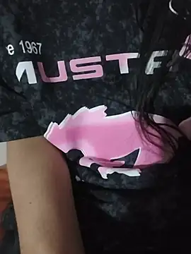 LuxeAura live cam on StripChat
