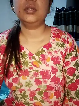 Cute-Nuri live cam on StripChat