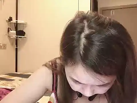 Lanllan live cam on StripChat