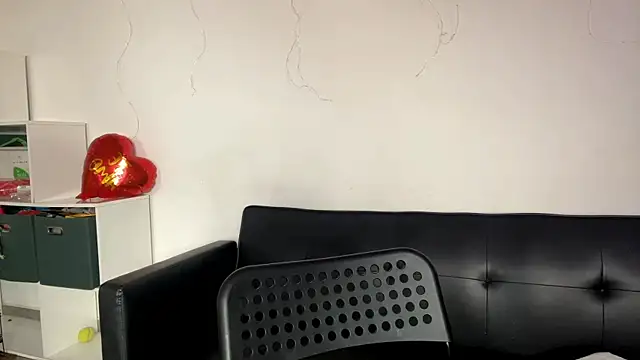L_Sansa live cam on StripChat