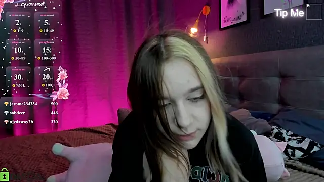 lesi_moonie01 (F young) - flash pussy