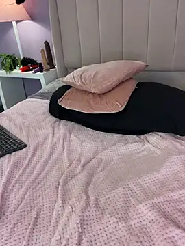 lolagolden1 (F young) - spank ass x 5