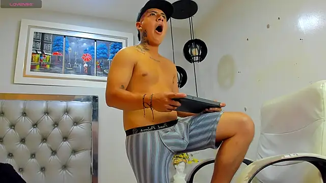 rick_raider (M twink) - oil body