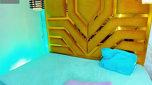 Violett_Cinnamon webcam