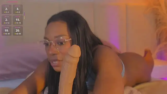 aprilebony_ webcam