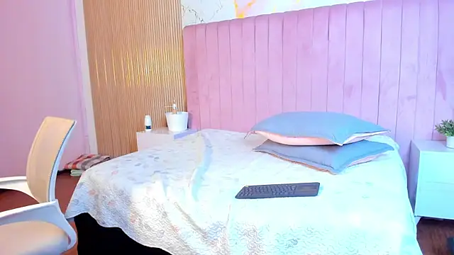 anny_mora_ (F young) - Spanks x 20