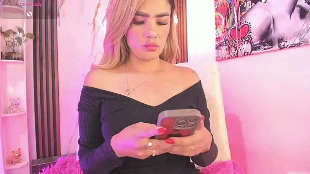 Agatha210 live cam on StripChat