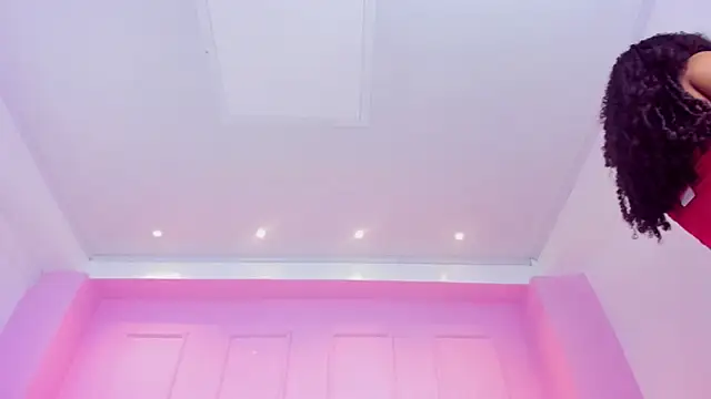IRINA_PALVIN live cam on StripChat