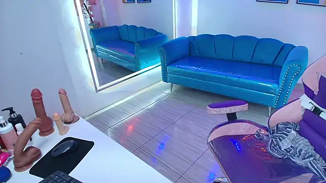 Madame_scarlett live cam on StripChat