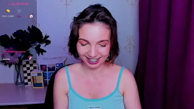 KindHazelHere_ live cam on StripChat