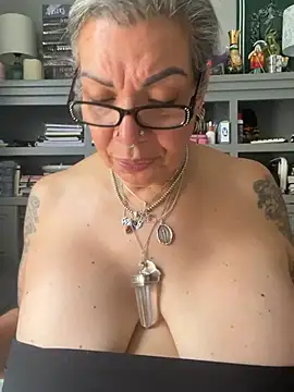 dieseldame1313 webcam