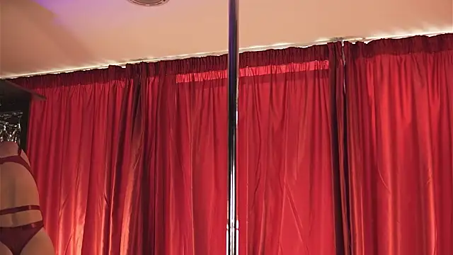 LuxenNoir live cam on StripChat
