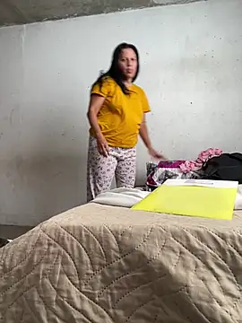 Luna_milf13 webcam