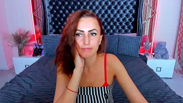 Rebecca_Diamond live cam on StripChat
