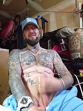 Beardedtattood Live Webcam on Stripchat