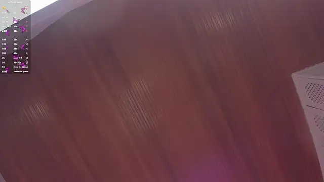 elodie_walker live cam on StripChat