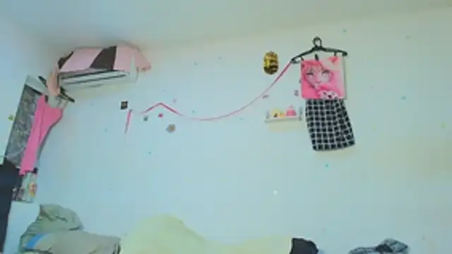 Channell_white webcam