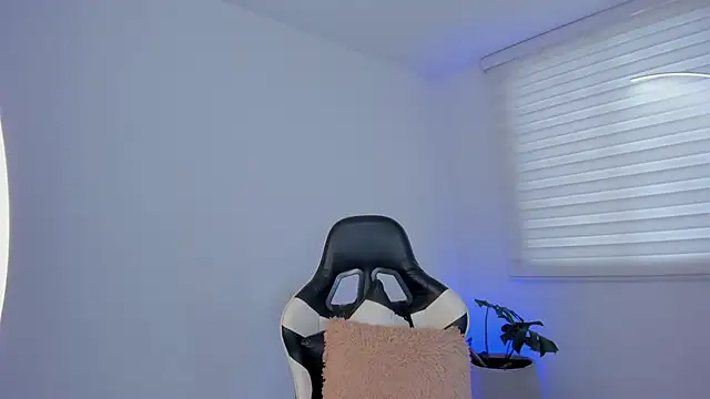 SavannahWildee webcam