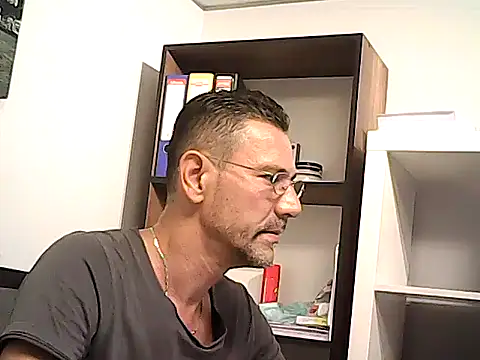 mastercharisma35 live cam on StripChat