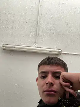 fresdyhot live cam on StripChat