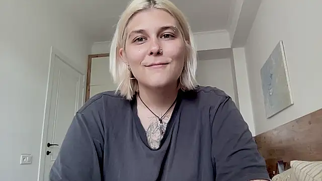 Ella_Bloom webcam