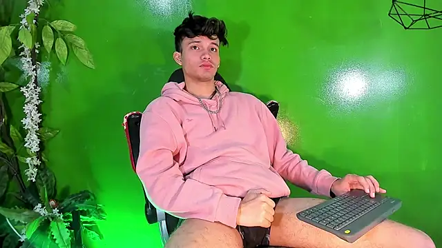 alexgod- live cam on StripChat