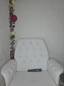 Anna-LustigOfficial webcam