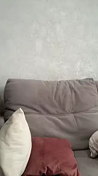 LezzyCrown webcam