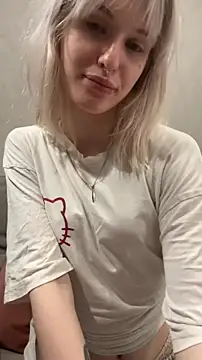 LezzyCrown webcam