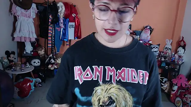 MissMiia2 live cam on StripChat