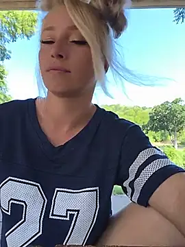 POPPY_XO's live cam