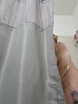 nikkiblisss (F milf) - Pussy flash PVT OPEN