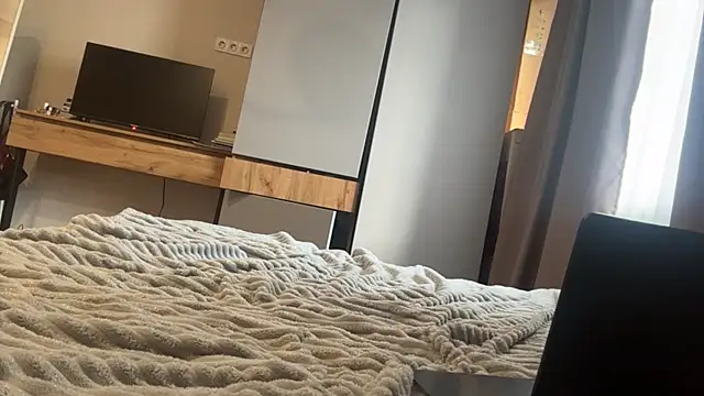 AnnaVelvetFire webcam
