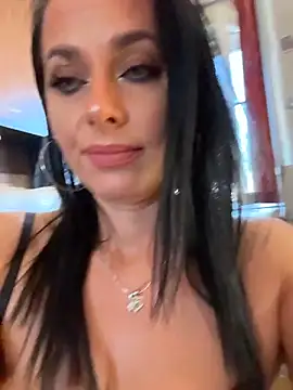 Hotmomcheckk_