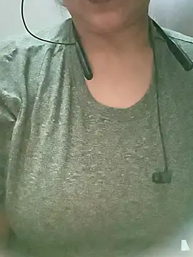 angel_ridhi live cam on StripChat
