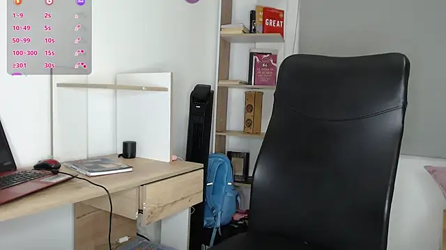BriannaLorens live cam on StripChat