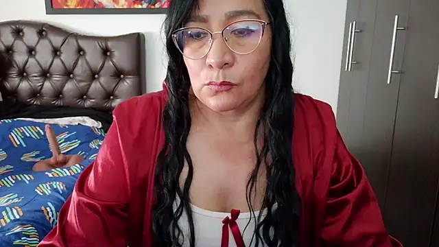 Grace_mature_milf