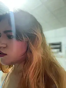 NikkiNix webcam