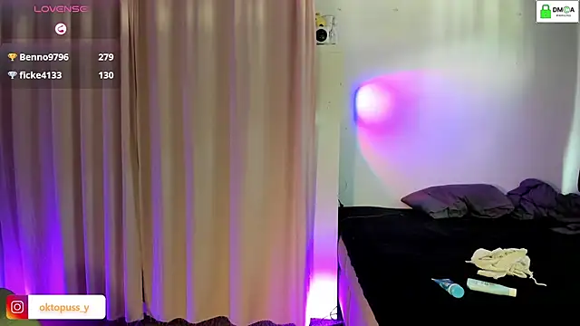 Oktopussy live cam on StripChat