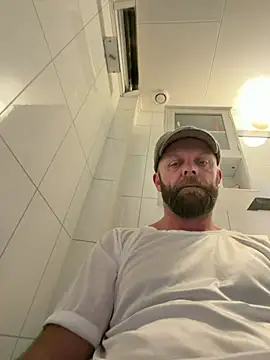 mrmoi1234 (Ask my age) - Cum in bathtub