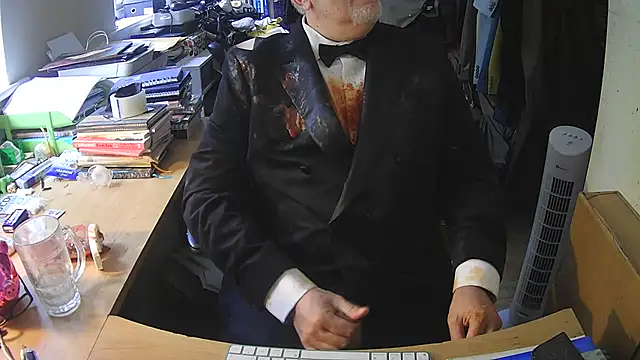 SuitedSub63 live sex cam