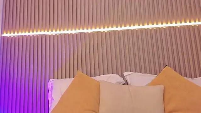 Victoria_Rosee webcam